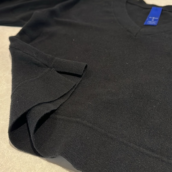 Kit and Ace Merino Wool V-Neck Sweater - Picture 4 of 4